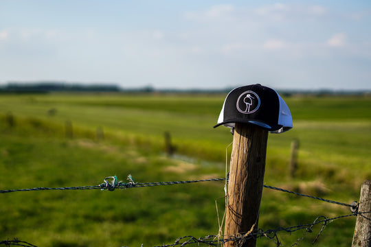Open image in slideshow, Trucker cap black/white